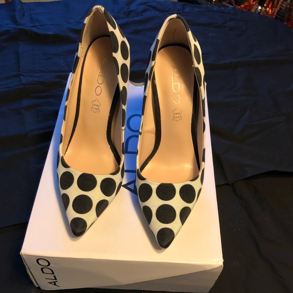 Polka Dot Pumps - Picture 2 of 7